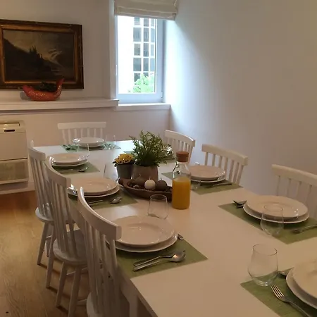 Saldanhalux Apartman *